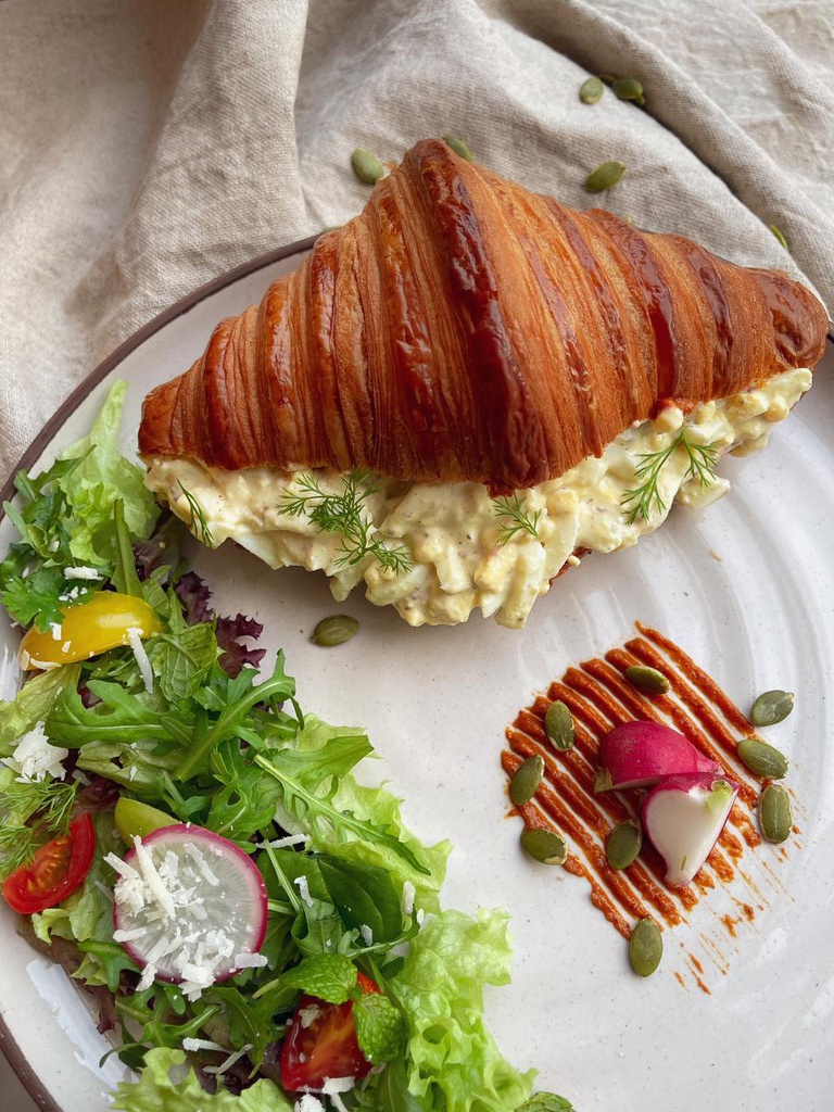 بيض بالصوص المميز