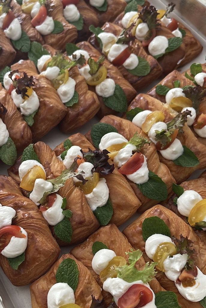 ( pre-order Minimum 12 pieces  ) Mini croissant