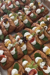 ( pre-order Minimum 12 pieces  ) Mini croissant